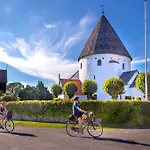 4 Person Holiday In R Nne Dom wakacyjny Rønne